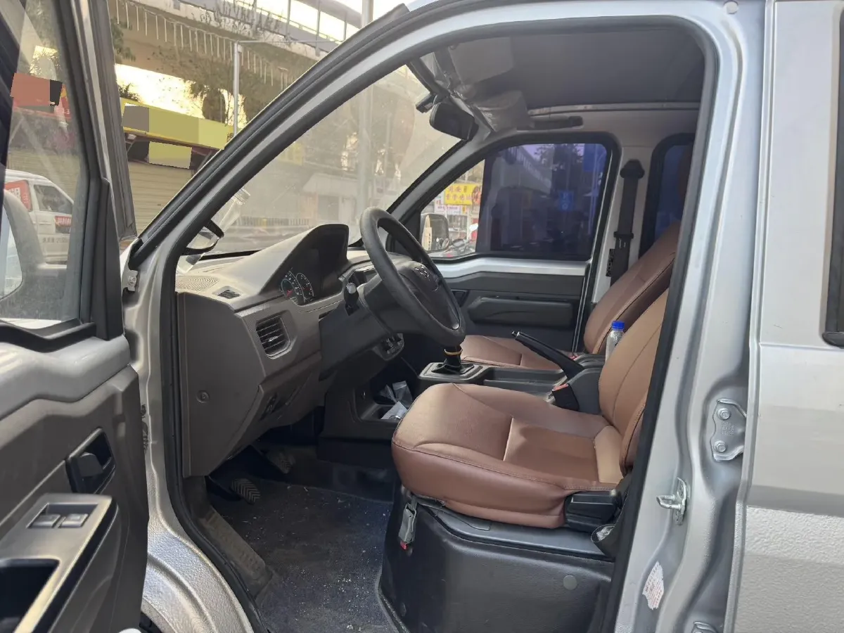 2023 WuLing RongGuang New Truck 1.5L 102HP L4 5MT,autocango,china used car exporter,china ev exporter,chinese used car exporter,chinese used ev exporter