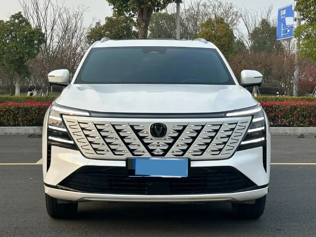 2025 ChangAn CS75 Plus 1.5T 192HP L4 8AT,autocango,china used car exporter,china ev exporter,chinese used car exporter,chinese used ev exporter