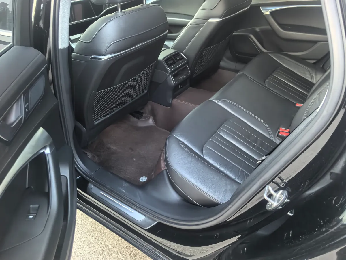 2019 Audi A6L 2.0T 190HP L4 7DCT,autocango,china used car exporter,china ev exporter,chinese used car exporter,chinese used ev exporter