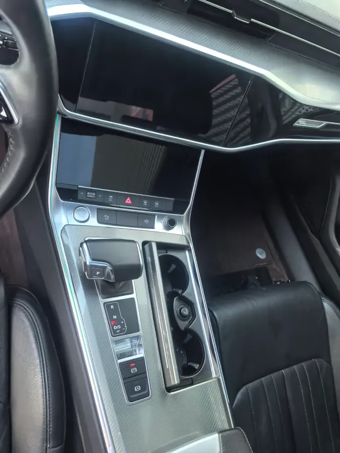 2019 Audi A6L 2.0T 190HP L4 7DCT,autocango,china used car exporter,china ev exporter,chinese used car exporter,chinese used ev exporter