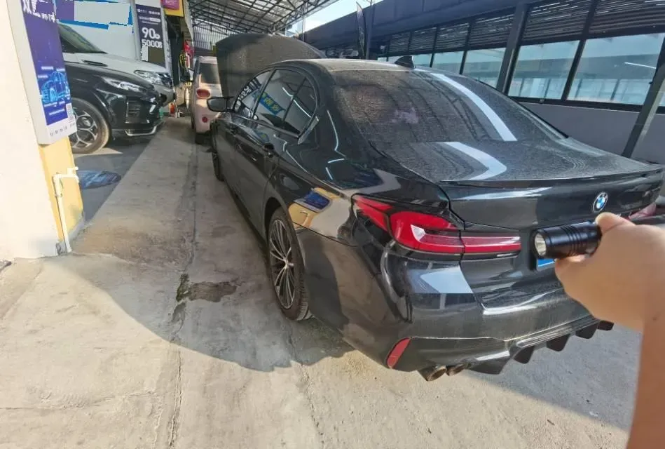 2021 BMW 5 Series 2.0T 252HP L4 8AT,autocango,china used car exporter,china ev exporter,chinese used car exporter,chinese used ev exporter