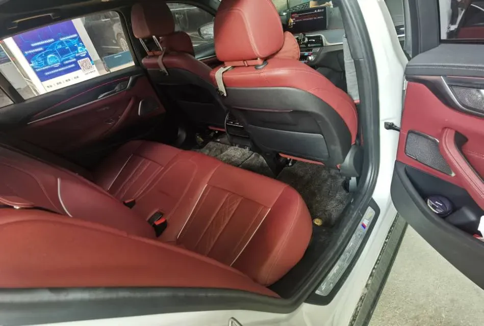 2021 BMW 5 Series 2.0T 252HP L4 8AT,autocango,china used car exporter,china ev exporter,chinese used car exporter,chinese used ev exporter