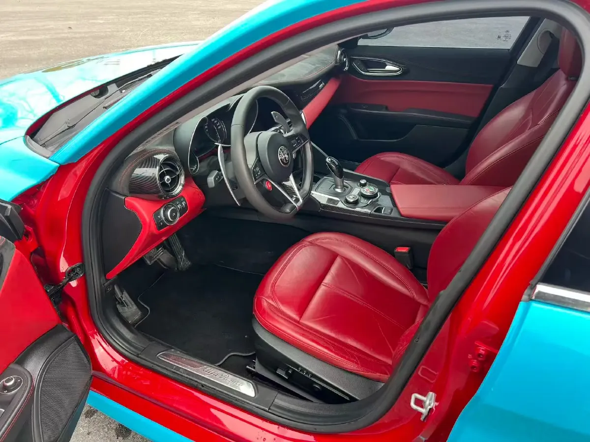 2017 Ford Mustang 2.3T 314HP L4 6AT,autocango,china used car exporter,china ev exporter,chinese used car exporter,chinese used ev exporter