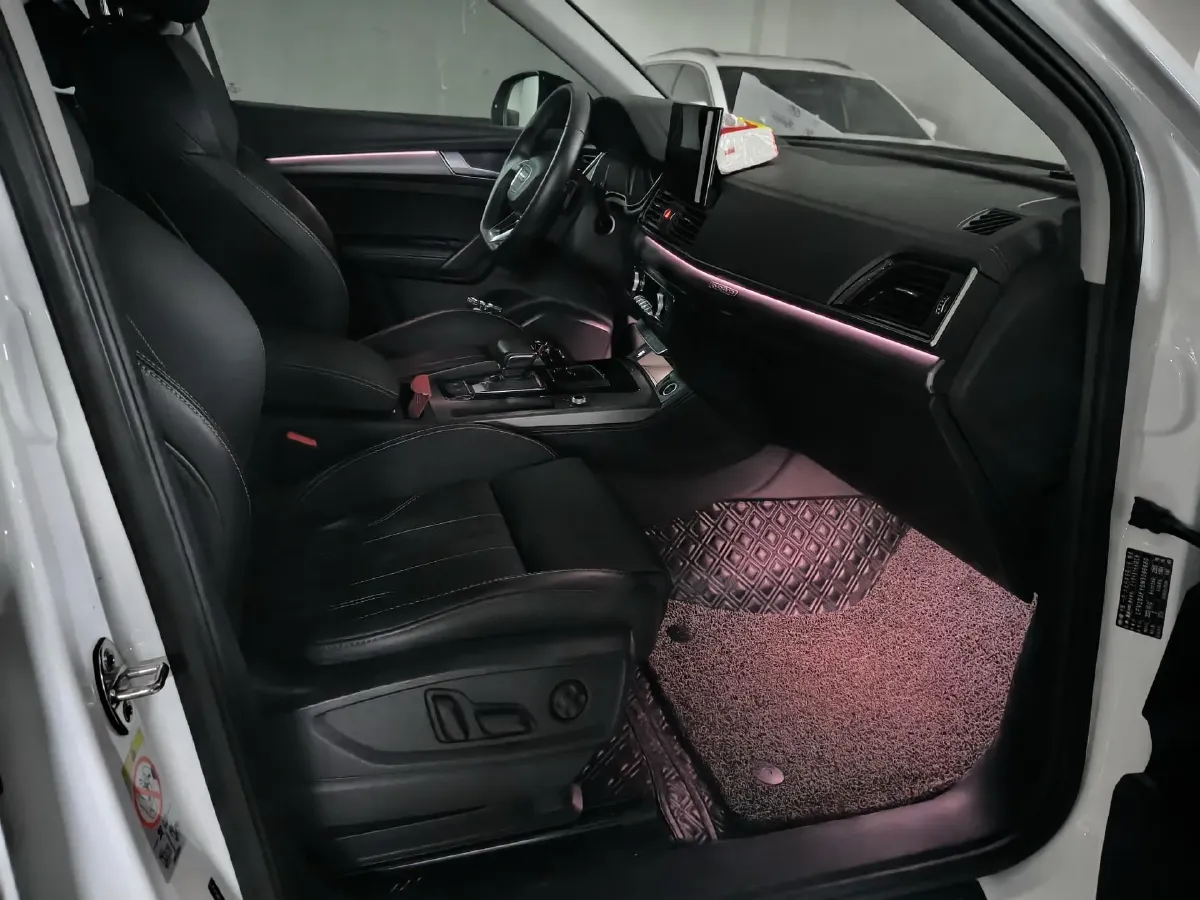 2022 Audi Q5L 2.0T 190HP L4 7DCT,autocango,china used car exporter,china ev exporter,chinese used car exporter,chinese used ev exporter