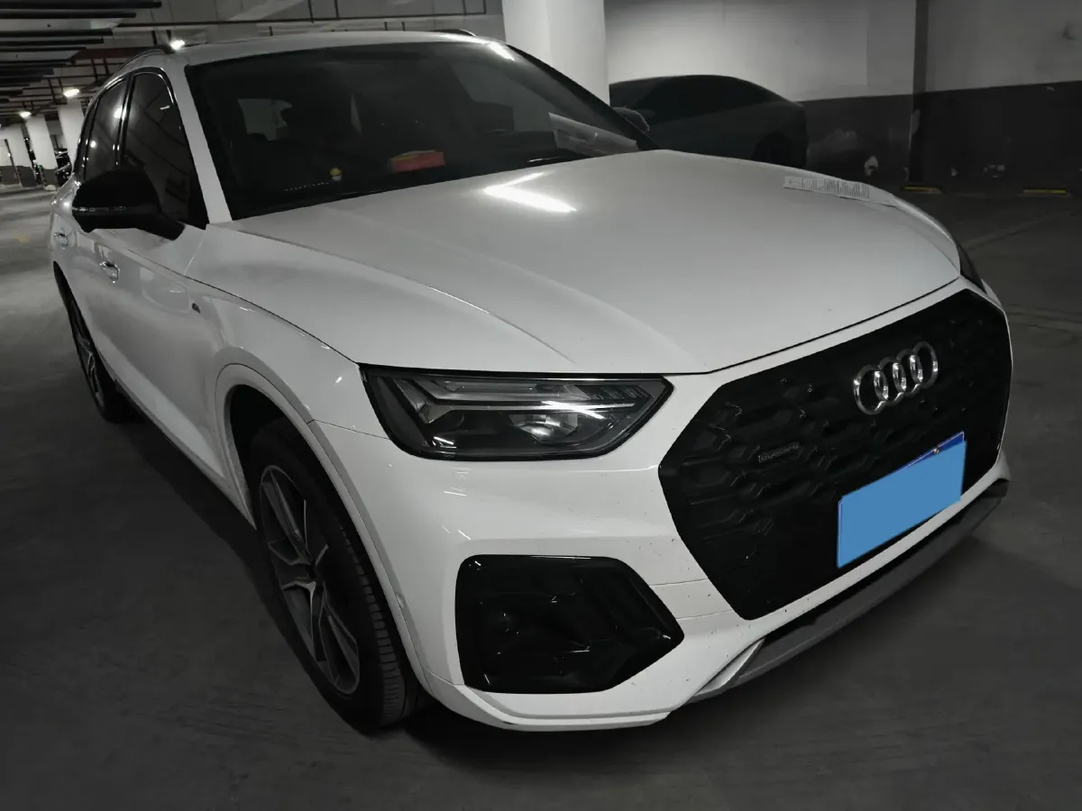 2022 Audi Q5L 2.0T 190HP L4 7DCT,autocango,china used car exporter,china ev exporter,chinese used car exporter,chinese used ev exporter