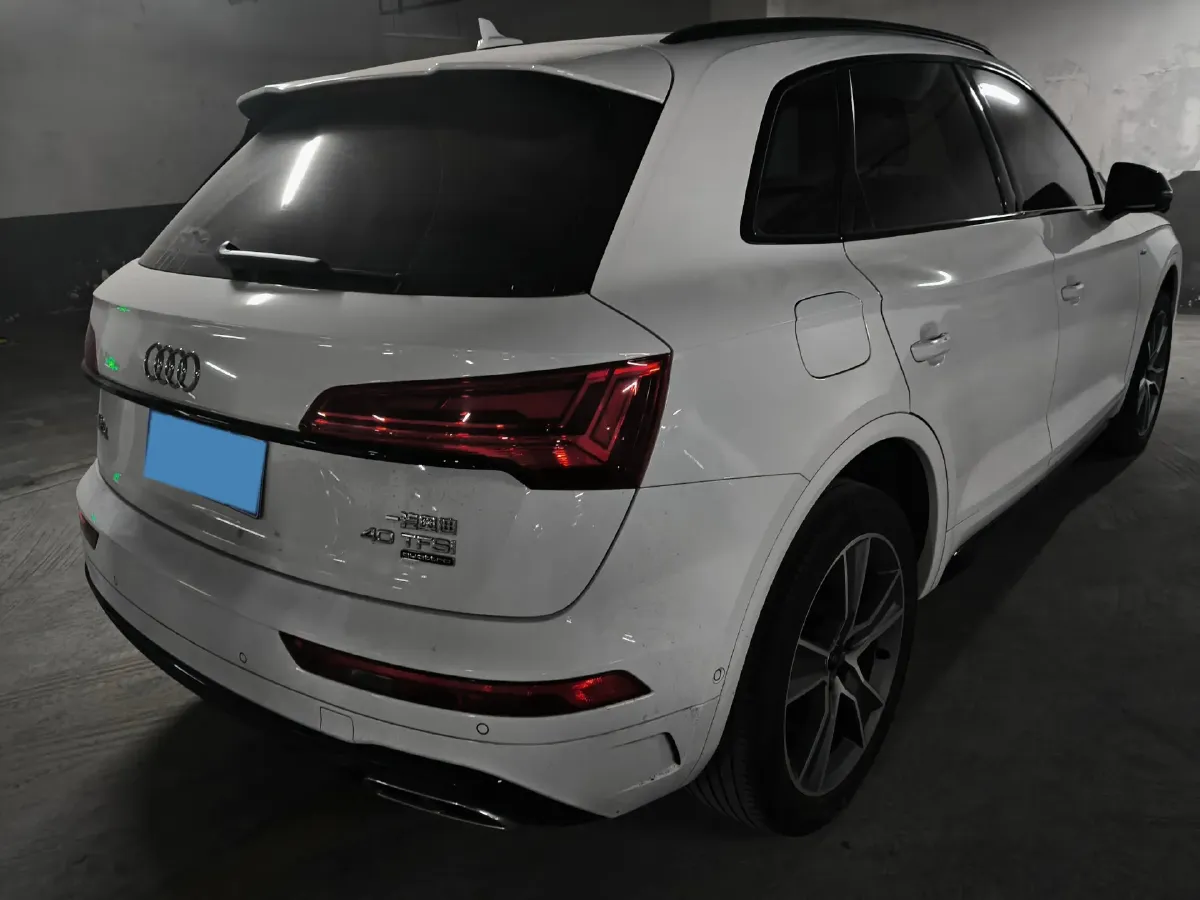 2022 Audi Q5L 2.0T 190HP L4 7DCT,autocango,china used car exporter,china ev exporter,chinese used car exporter,chinese used ev exporter