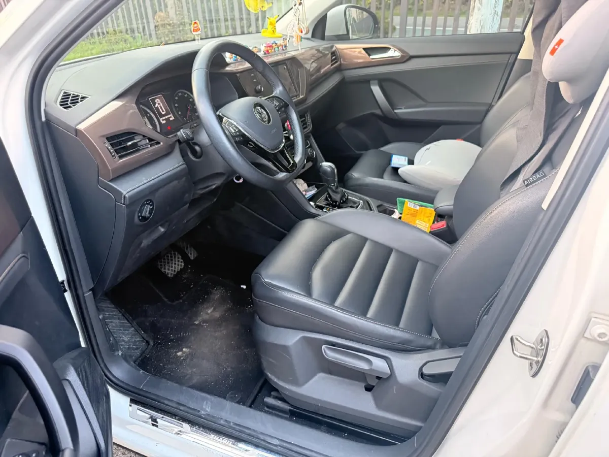 2019 MINI MINI 1.5T 102HP L3 7DCT,autocango,china used car exporter,china ev exporter,chinese used car exporter,chinese used ev exporter