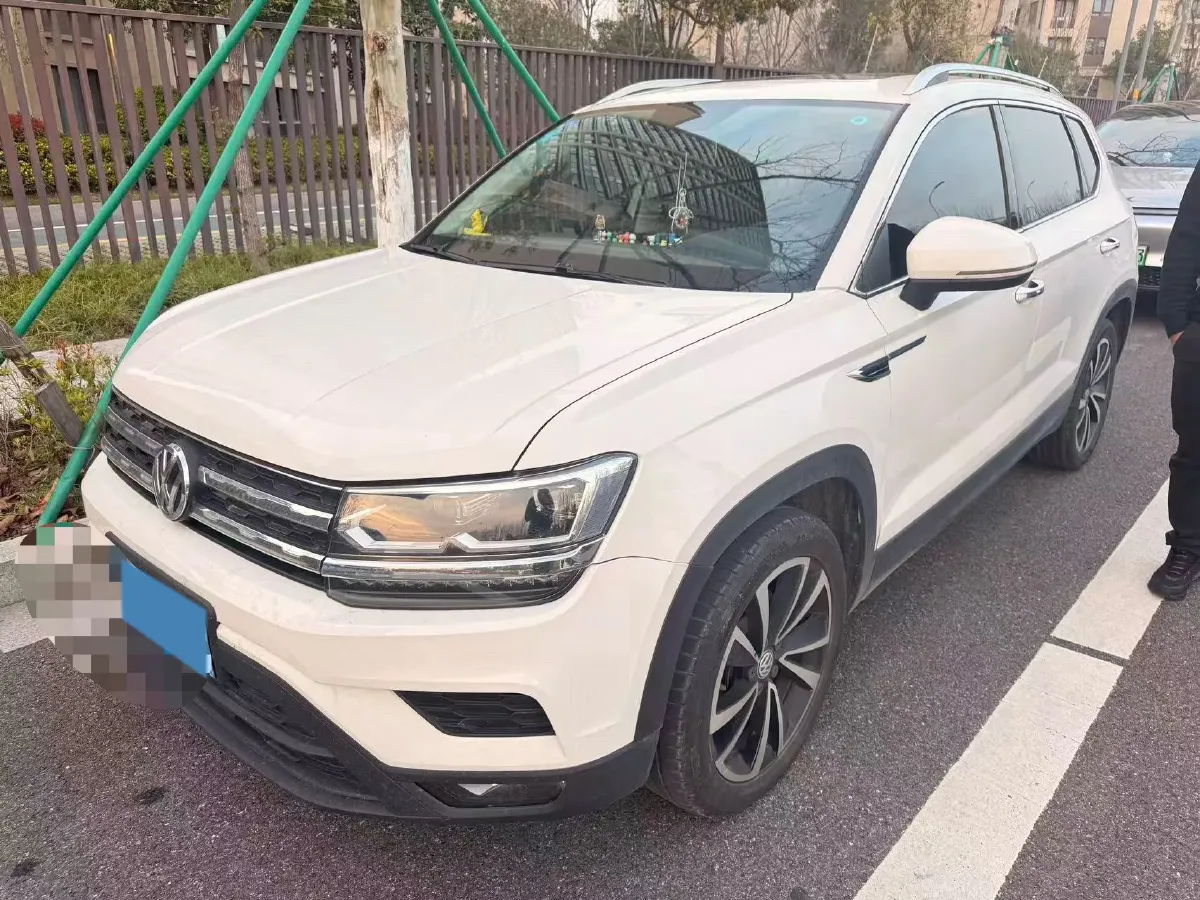 2019 MINI MINI 1.5T 102HP L3 7DCT,autocango,china used car exporter,china ev exporter,chinese used car exporter,chinese used ev exporter