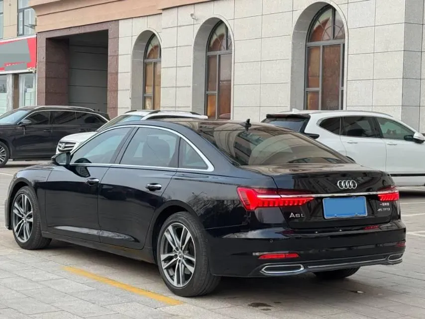 2021 Audi A6L 2.0T 224HP L4 7DCT,autocango,china used car exporter,china ev exporter,chinese used car exporter,chinese used ev exporter