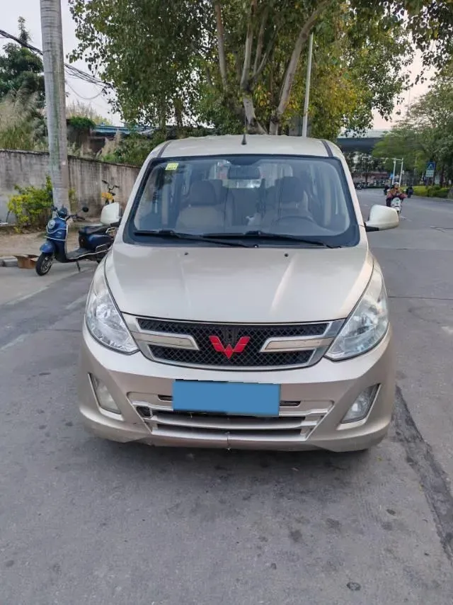 2018 WuLing RongGuang V 1.5L 112HP L4 5MT,autocango,china used car exporter,china ev exporter,chinese used car exporter,chinese used ev exporter