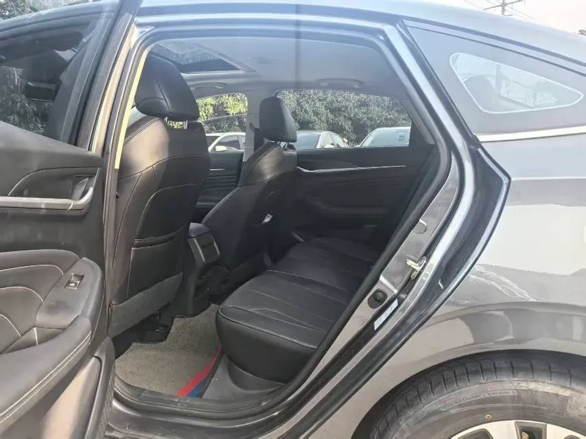 2021 ChangAn Eado 1.6L 128HP L4 5MT,autocango,china used car exporter,china ev exporter,chinese used car exporter,chinese used ev exporter