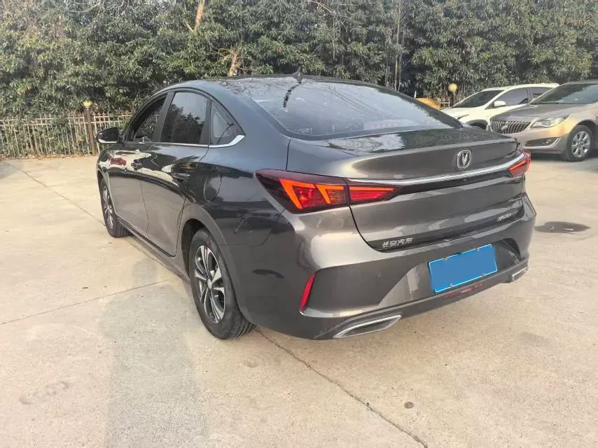 2021 ChangAn Eado 1.6L 128HP L4 5MT,autocango,china used car exporter,china ev exporter,chinese used car exporter,chinese used ev exporter