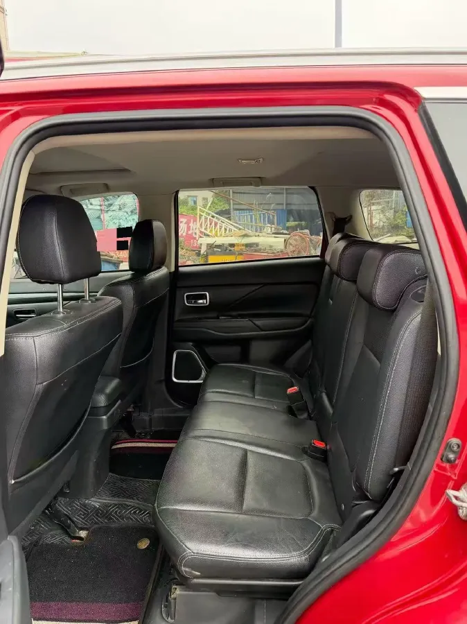 2018 Mitsubishi Outlander 2.0L 166HP L4 CVT,autocango,china used car exporter,china ev exporter,chinese used car exporter,chinese used ev exporter