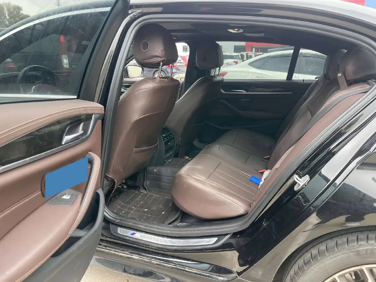 2022 BMW 5 Series 2.0T 184HP L4 8AT,autocango,china used car exporter,china ev exporter,chinese used car exporter,chinese used ev exporter