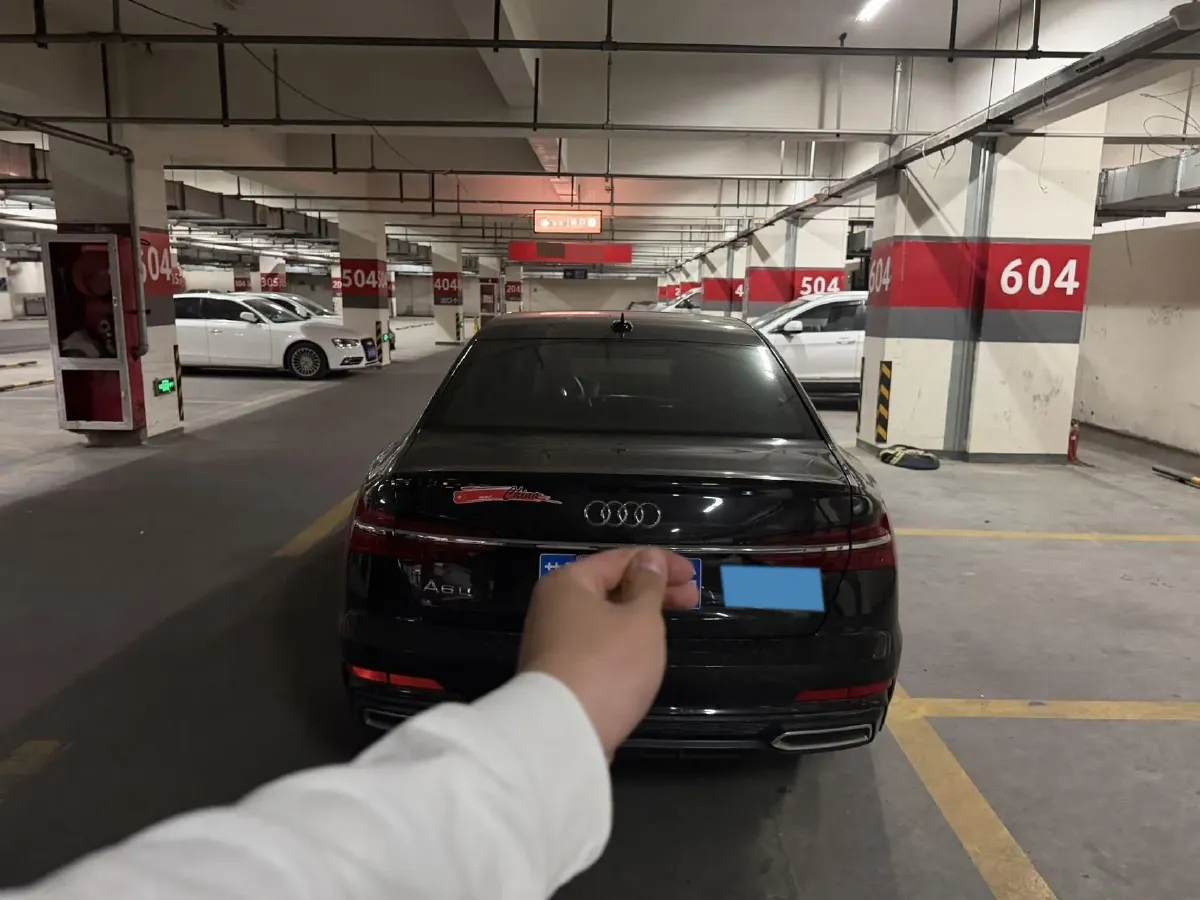2021 Audi A6L 2.0T 224HP L4 7DCT,autocango,china used car exporter,china ev exporter,chinese used car exporter,chinese used ev exporter