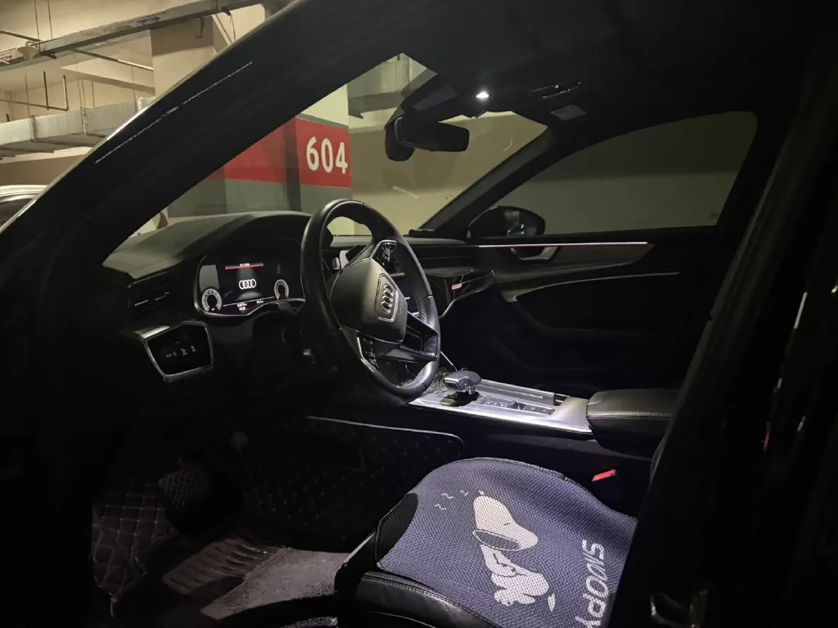 2021 Audi A6L 2.0T 224HP L4 7DCT,autocango,china used car exporter,china ev exporter,chinese used car exporter,chinese used ev exporter