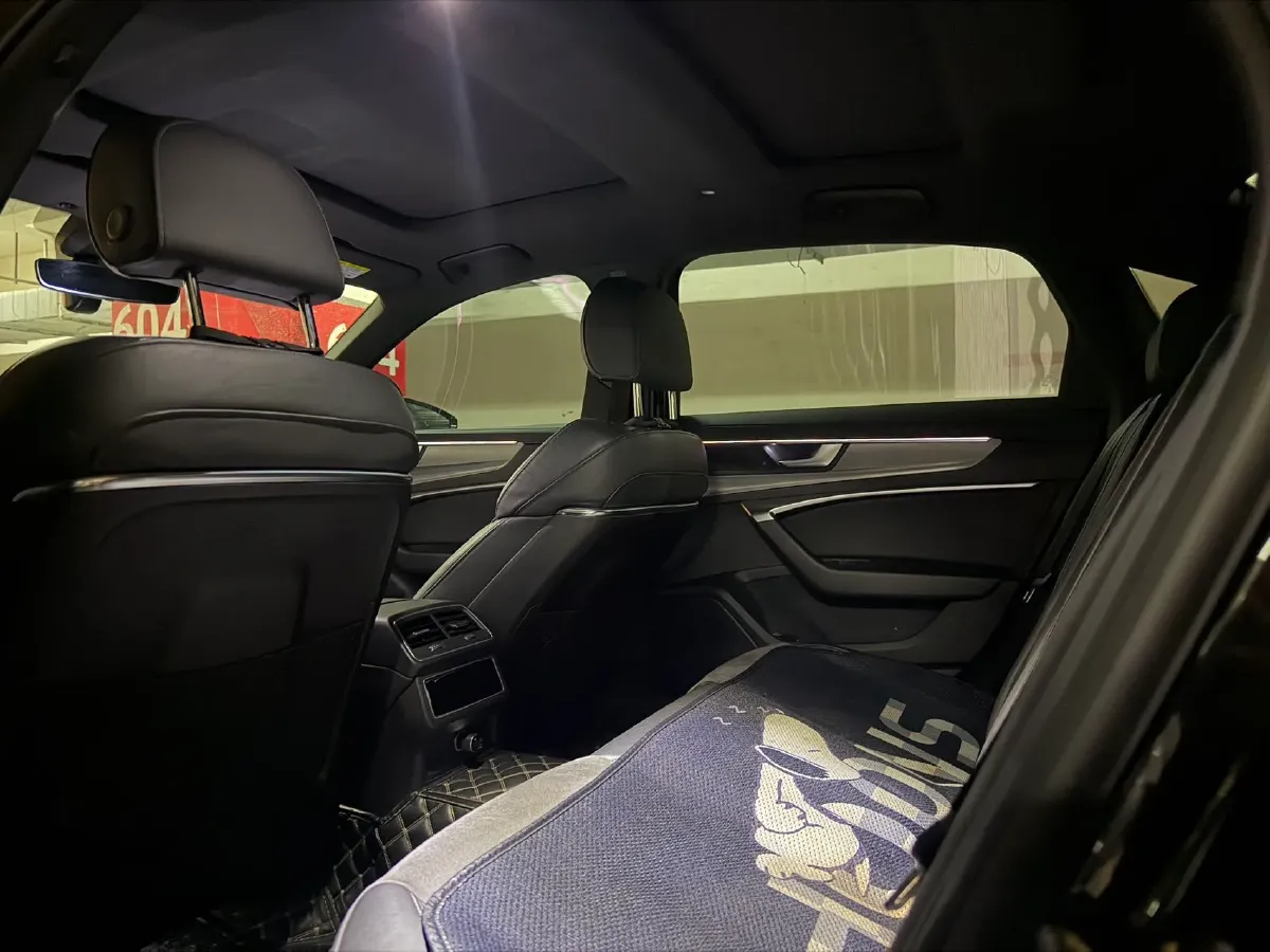 2021 Audi A6L 2.0T 224HP L4 7DCT,autocango,china used car exporter,china ev exporter,chinese used car exporter,chinese used ev exporter