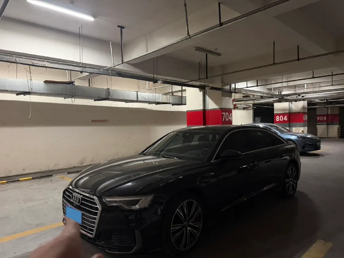 2021 Audi A6L 2.0T 224HP L4 7DCT,autocango,china used car exporter,china ev exporter,chinese used car exporter,chinese used ev exporter