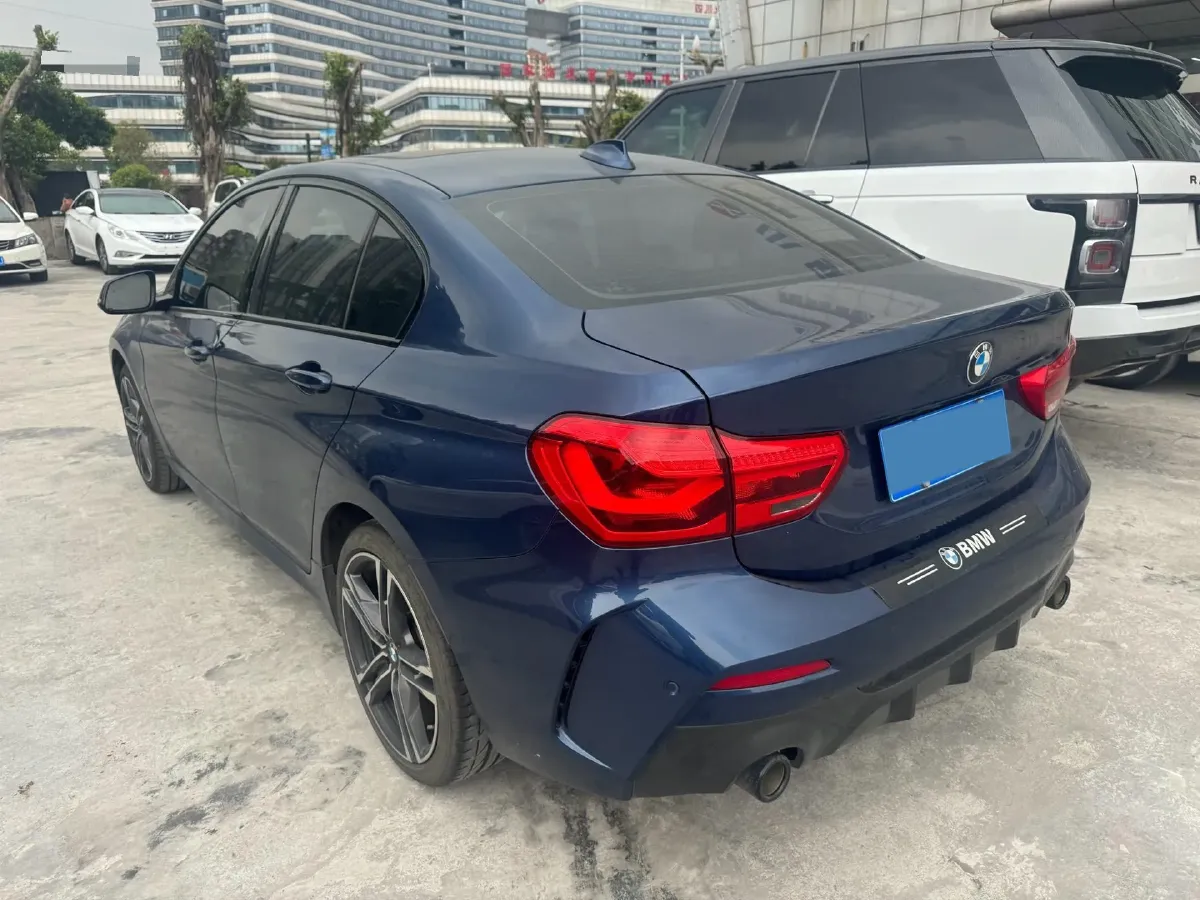 2021 BMW 1 Series 2.0T 192HP L4 7DCT,autocango,china used car exporter,china ev exporter,chinese used car exporter,chinese used ev exporter