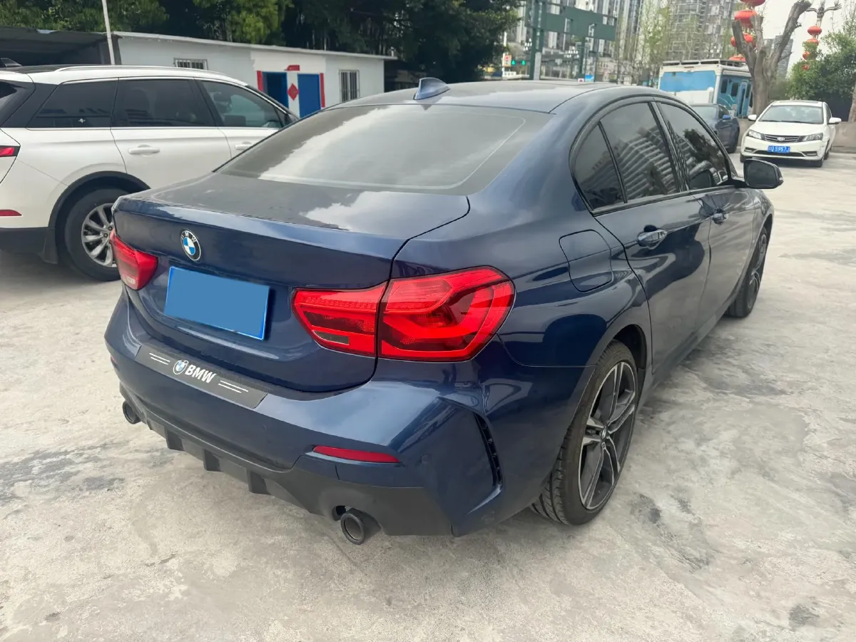 2021 BMW 1 Series 2.0T 192HP L4 7DCT,autocango,china used car exporter,china ev exporter,chinese used car exporter,chinese used ev exporter