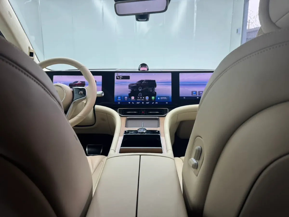 2025 AITO AITO M9 REEV 160HP REEV 52KWH,autocango,china used car exporter,china ev exporter,chinese used car exporter,chinese used ev exporter