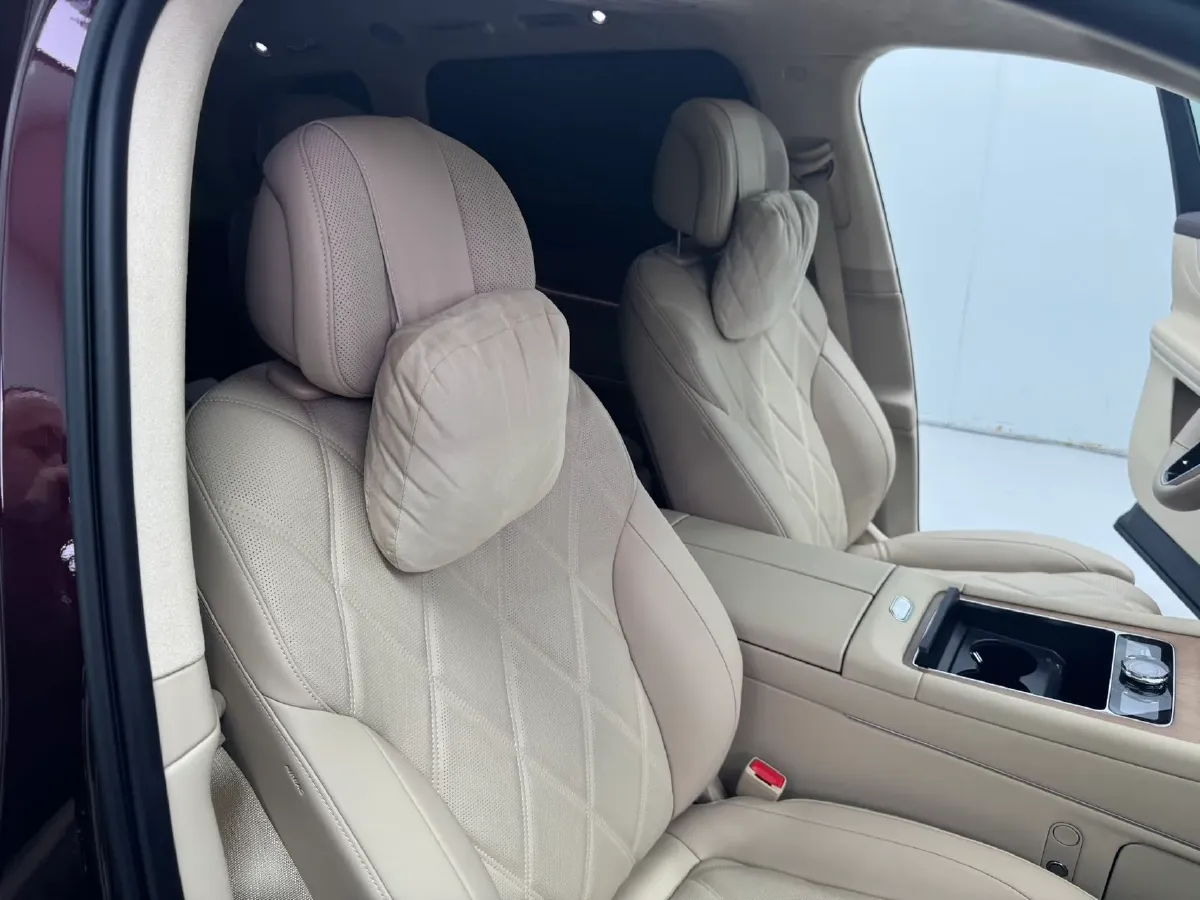 2025 AITO AITO M9 REEV 160HP REEV 52KWH,autocango,china used car exporter,china ev exporter,chinese used car exporter,chinese used ev exporter