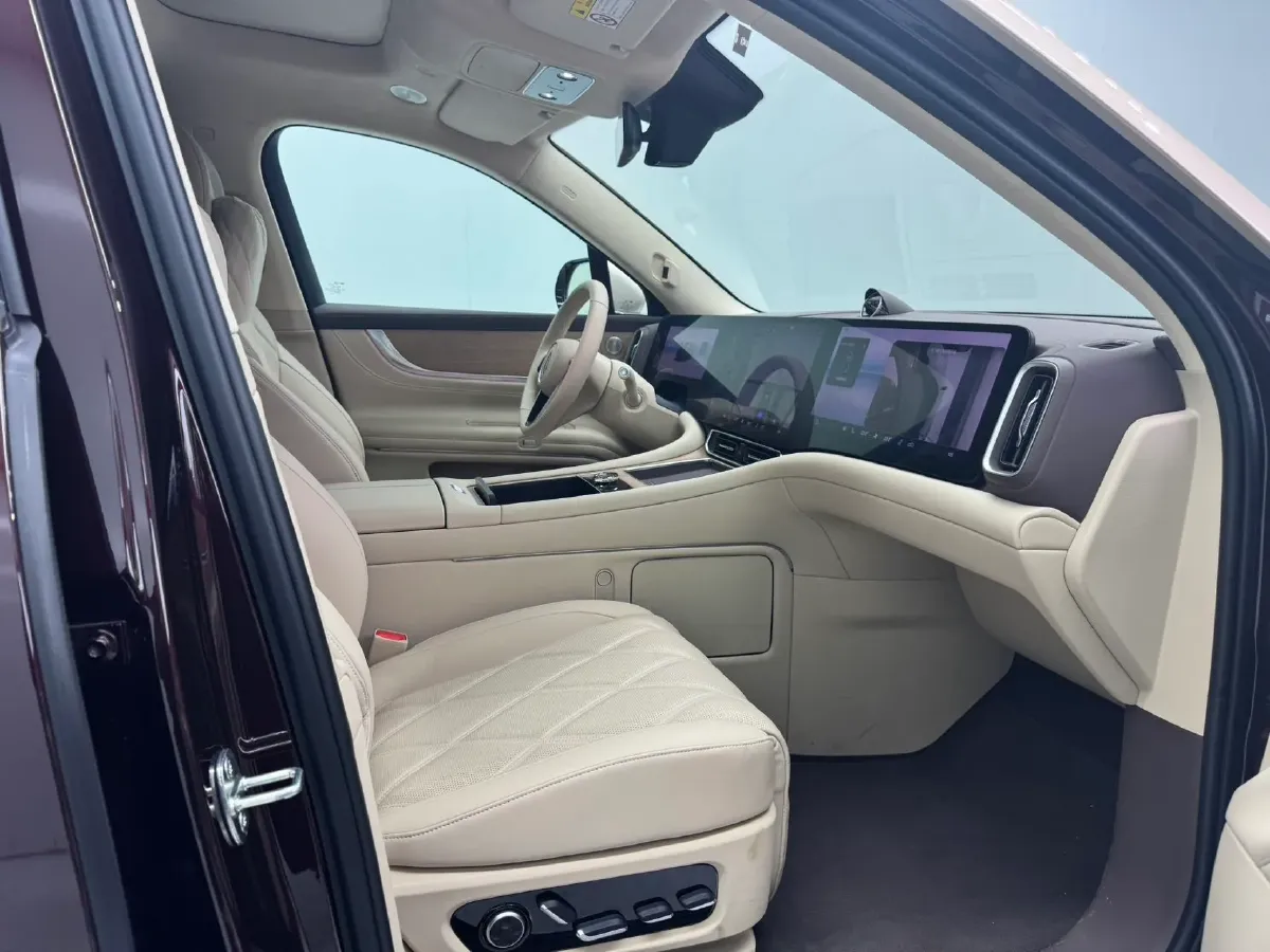 2025 AITO AITO M9 REEV 160HP REEV 52KWH,autocango,china used car exporter,china ev exporter,chinese used car exporter,chinese used ev exporter