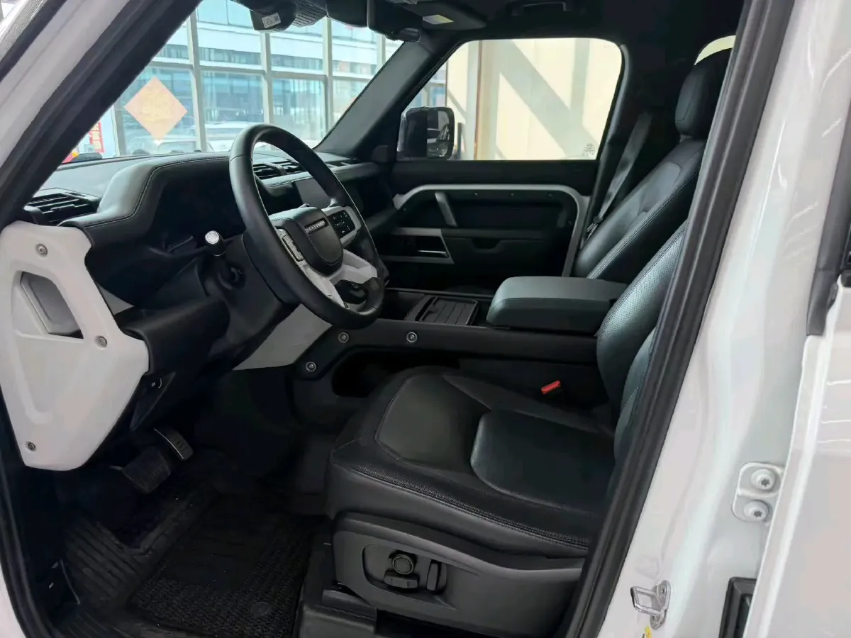 2024 Land Rover Defender 3.0T 400HP L6 8AT,autocango,china used car exporter,china ev exporter,chinese used car exporter,chinese used ev exporter
