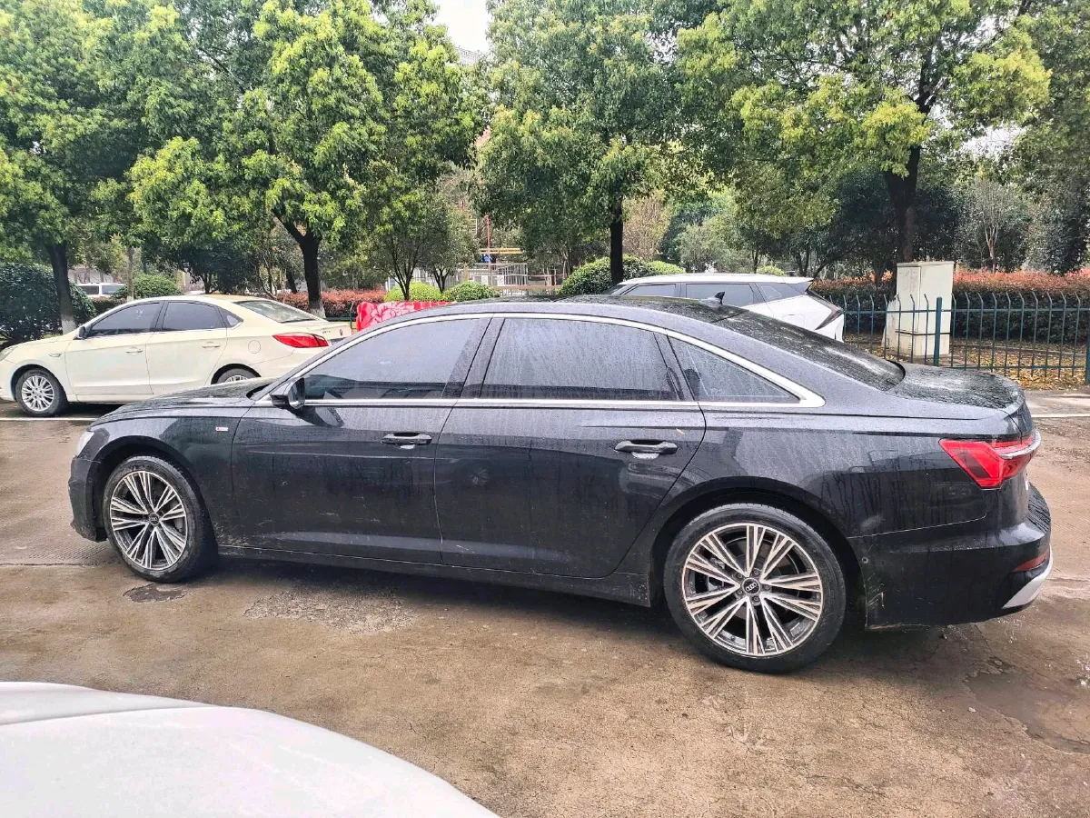 2024 Audi A6L 2.0T 245HP L4 7DCT,autocango,china used car exporter,china ev exporter,chinese used car exporter,chinese used ev exporter
