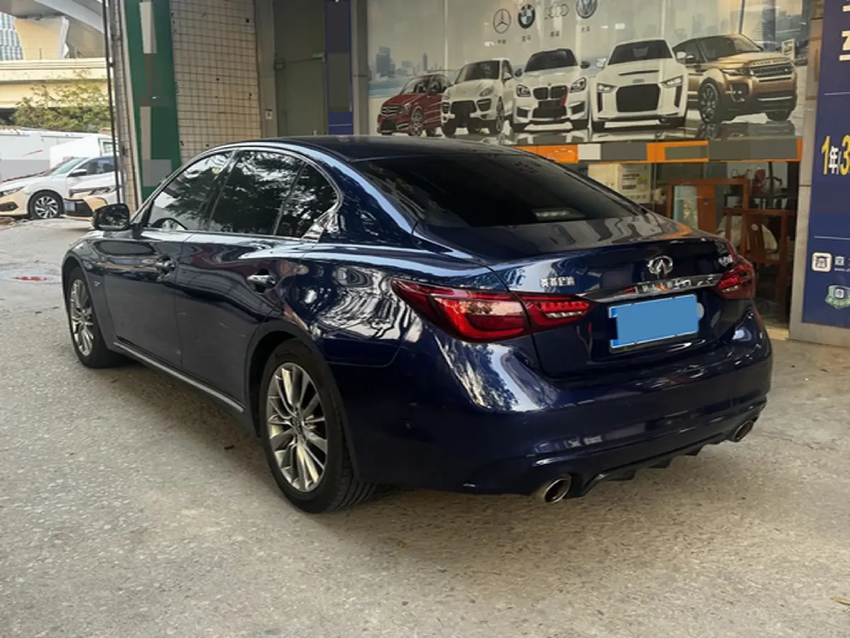 2018 Jeep Grand Commander 2.0T 265HP L4 9AT,autocango,china used car exporter,china ev exporter,chinese used car exporter,chinese used ev exporter