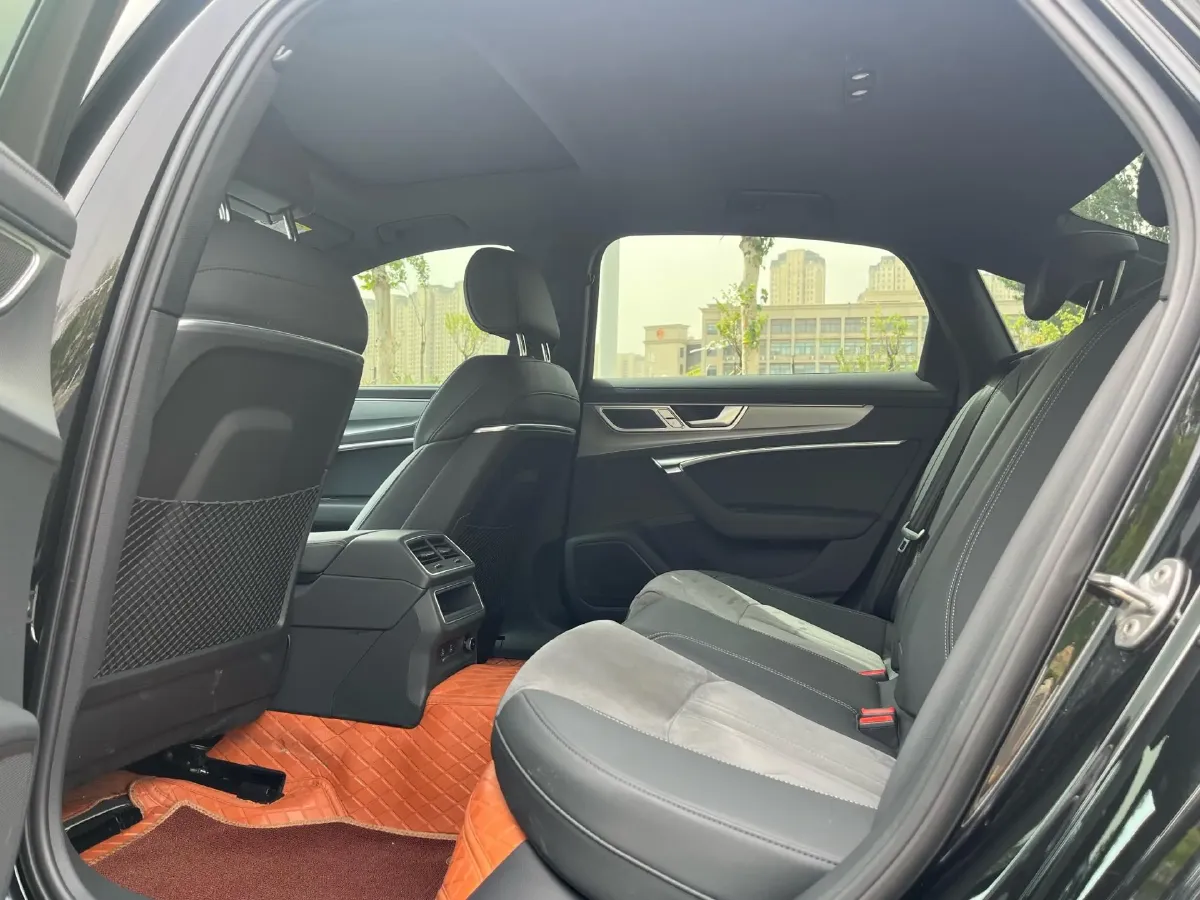 2024 Audi A6L 2.0T 190HP L4 7DCT,autocango,china used car exporter,china ev exporter,chinese used car exporter,chinese used ev exporter