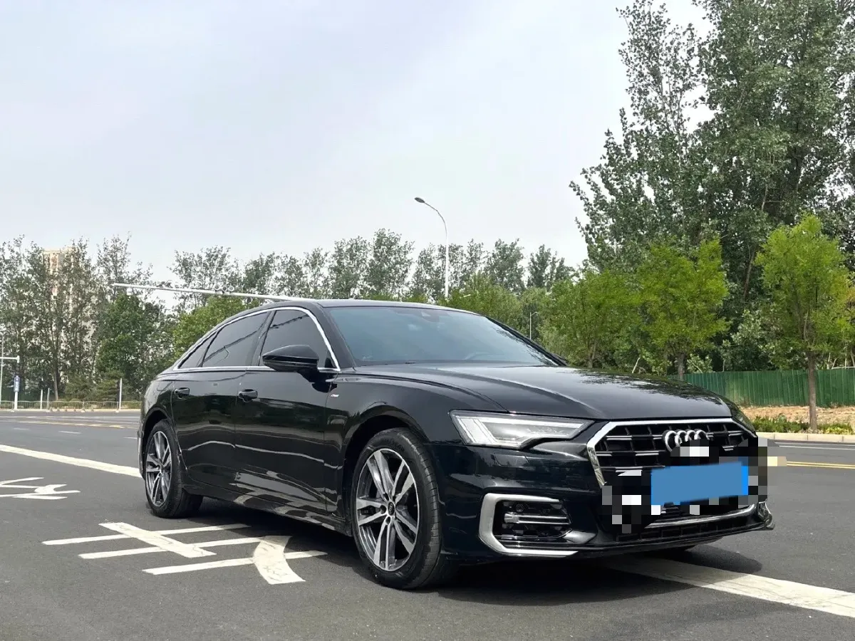 2024 Audi A6L 2.0T 190HP L4 7DCT,autocango,china used car exporter,china ev exporter,chinese used car exporter,chinese used ev exporter