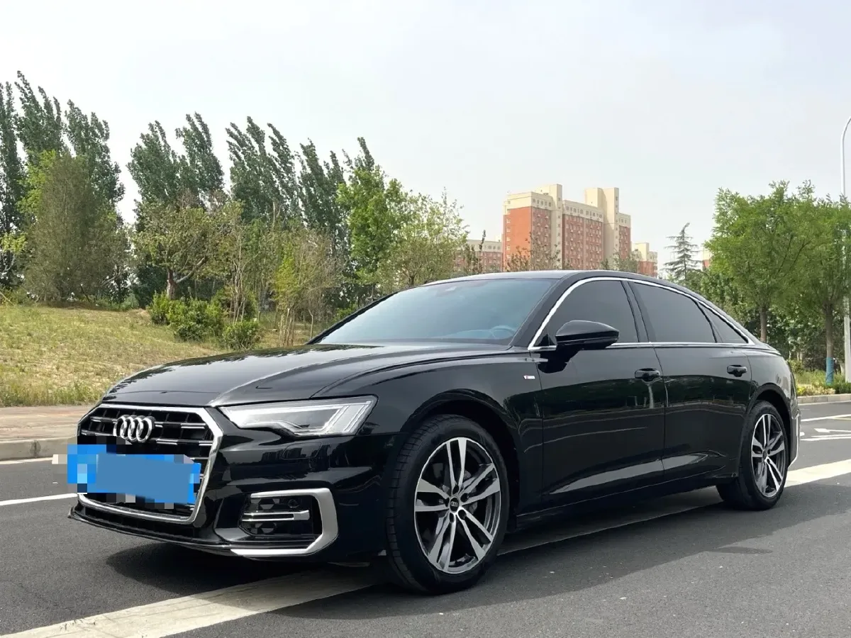 2024 Audi A6L 2.0T 190HP L4 7DCT,autocango,china used car exporter,china ev exporter,chinese used car exporter,chinese used ev exporter