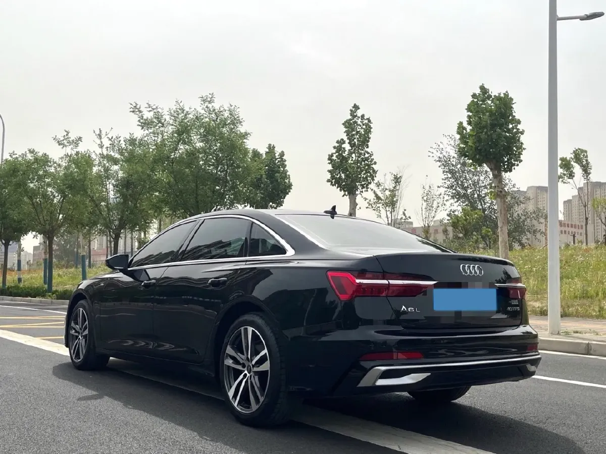 2024 Audi A6L 2.0T 190HP L4 7DCT,autocango,china used car exporter,china ev exporter,chinese used car exporter,chinese used ev exporter