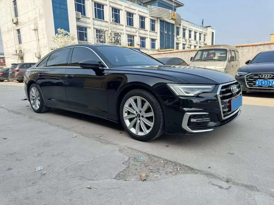 2024 Audi A6L 2.0T 245HP L4 7DCT,autocango,china used car exporter,china ev exporter,chinese used car exporter,chinese used ev exporter
