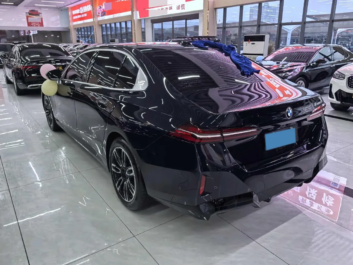 2025 BMW 5 Series 2.0T 258HP L4 8AT,autocango,china used car exporter,china ev exporter,chinese used car exporter,chinese used ev exporter