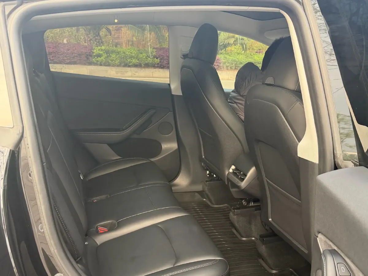 2022 Tesla Model Y BEV 60KWH,autocango,china used car exporter,china ev exporter,chinese used car exporter,chinese used ev exporter