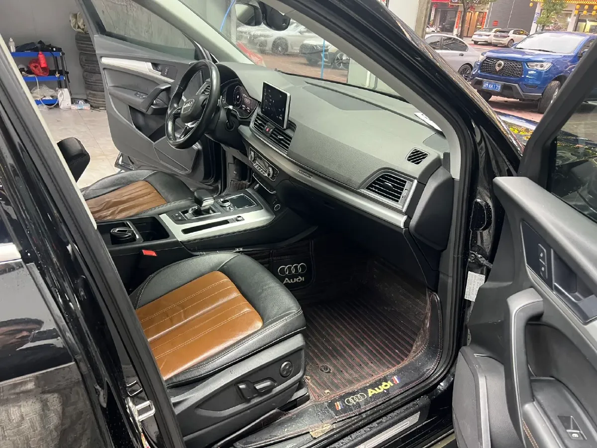 2020 Audi Q5L 2.0T 190HP L4 7DCT,autocango,china used car exporter,china ev exporter,chinese used car exporter,chinese used ev exporter