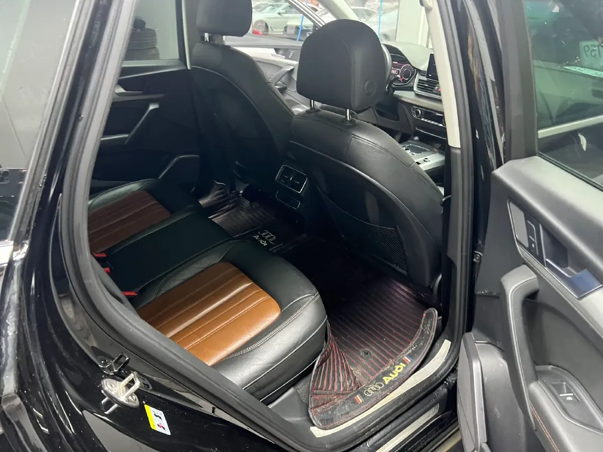 2020 Audi Q5L 2.0T 190HP L4 7DCT,autocango,china used car exporter,china ev exporter,chinese used car exporter,chinese used ev exporter