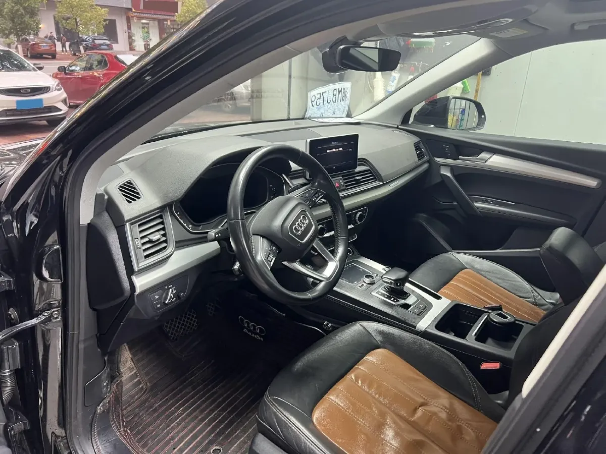 2020 Audi Q5L 2.0T 190HP L4 7DCT,autocango,china used car exporter,china ev exporter,chinese used car exporter,chinese used ev exporter