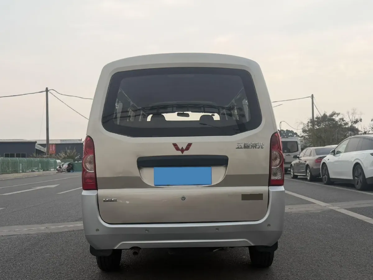 2021 WuLing RongGuang 1.5L 99HP L4 5MT,autocango,china used car exporter,china ev exporter,chinese used car exporter,chinese used ev exporter