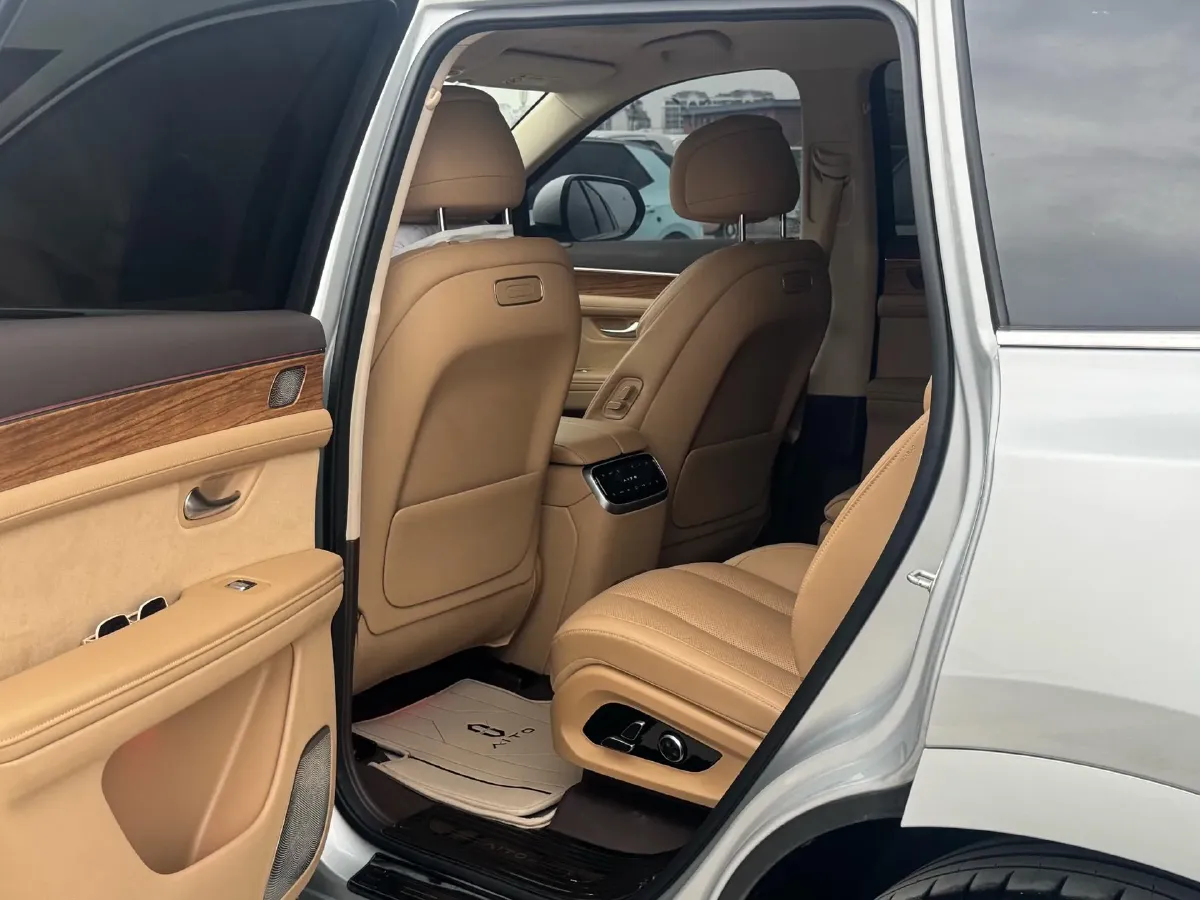 2024 AITO AITO M7 1.5T 152HP L4 REEV 40KWH,autocango,china used car exporter,china ev exporter,chinese used car exporter,chinese used ev exporter