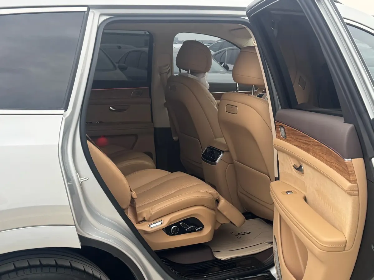 2024 AITO AITO M7 1.5T 152HP L4 REEV 40KWH,autocango,china used car exporter,china ev exporter,chinese used car exporter,chinese used ev exporter