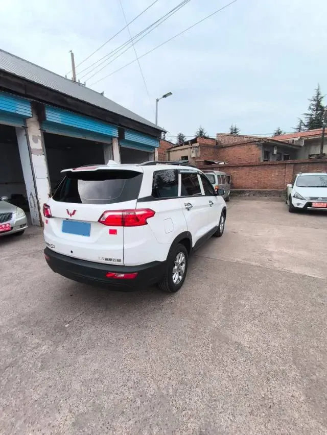 2019 WuLing HongGuang S3 1.5L 99HP L4 6MT,autocango,china used car exporter,china ev exporter,chinese used car exporter,chinese used ev exporter