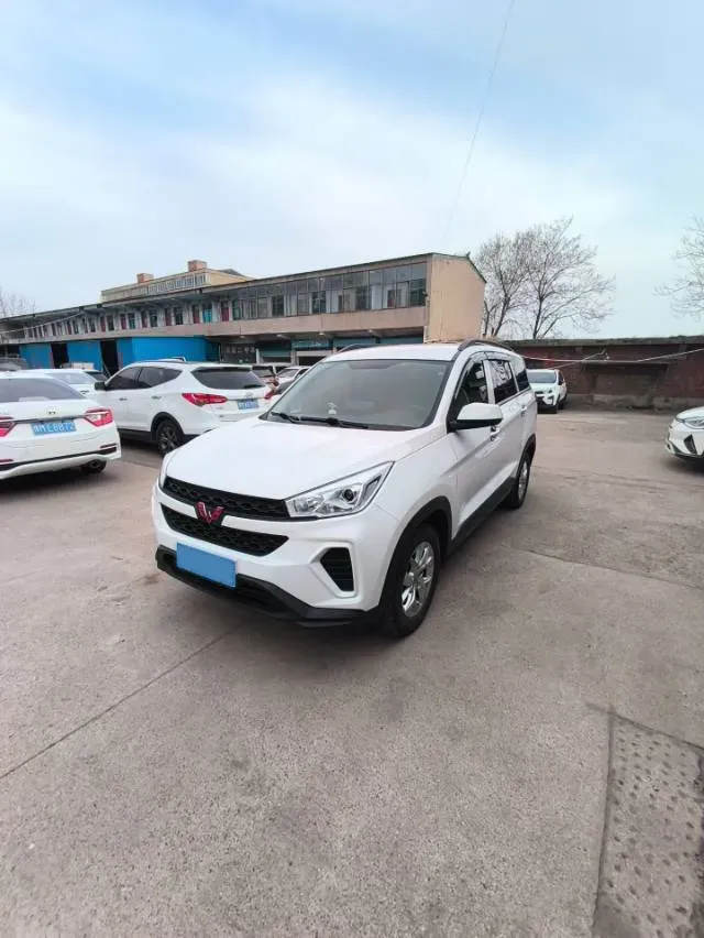 2019 WuLing HongGuang S3 1.5L 99HP L4 6MT,autocango,china used car exporter,china ev exporter,chinese used car exporter,chinese used ev exporter