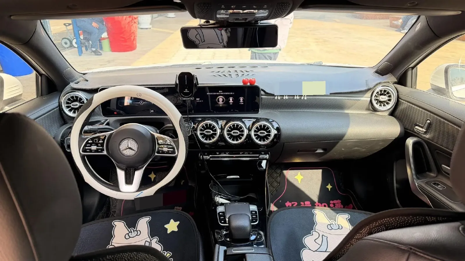 2020 Mercedes-Benz A Class 1.3T 163HP L4 7DCT,autocango,china used car exporter,china ev exporter,chinese used car exporter,chinese used ev exporter