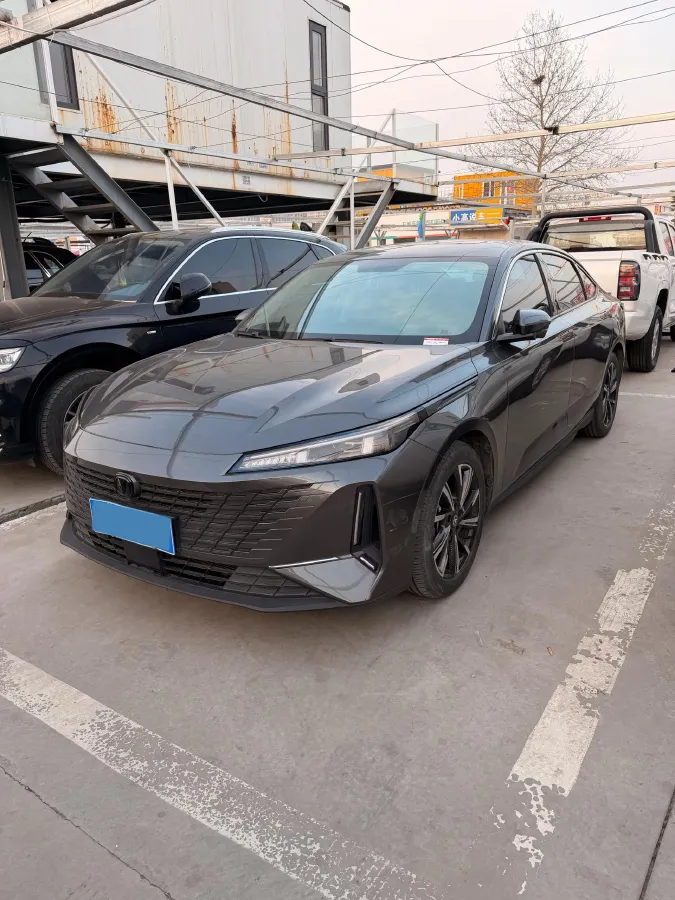 2023 ChangAn Oshan Z6 1.5T 188HP L4 7DCT,autocango,china used car exporter,china ev exporter,chinese used car exporter,chinese used ev exporter