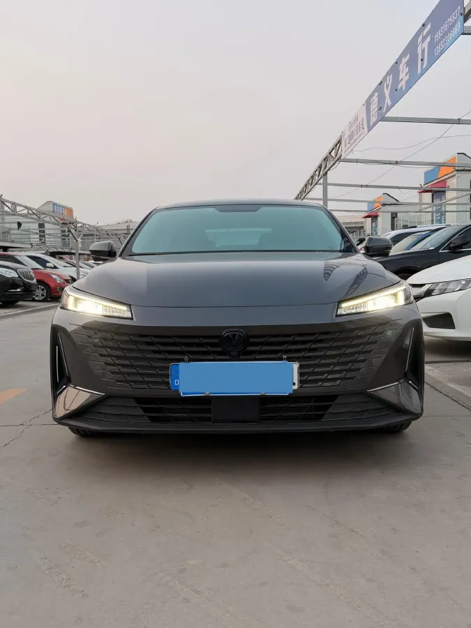2023 ChangAn Oshan Z6 1.5T 188HP L4 7DCT,autocango,china used car exporter,china ev exporter,chinese used car exporter,chinese used ev exporter