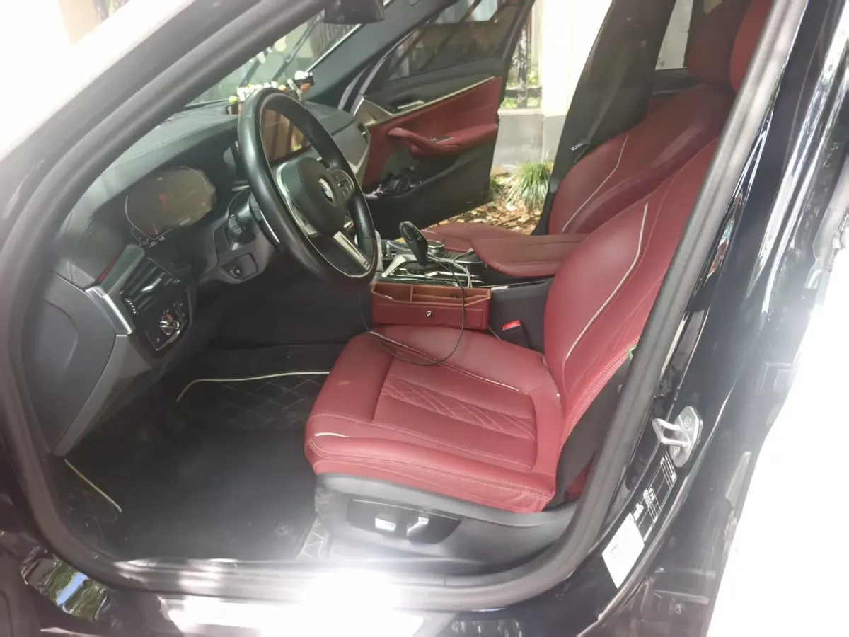 2023 BMW 5 Series 2.0T 245HP L4 8AT,autocango,china used car exporter,china ev exporter,chinese used car exporter,chinese used ev exporter