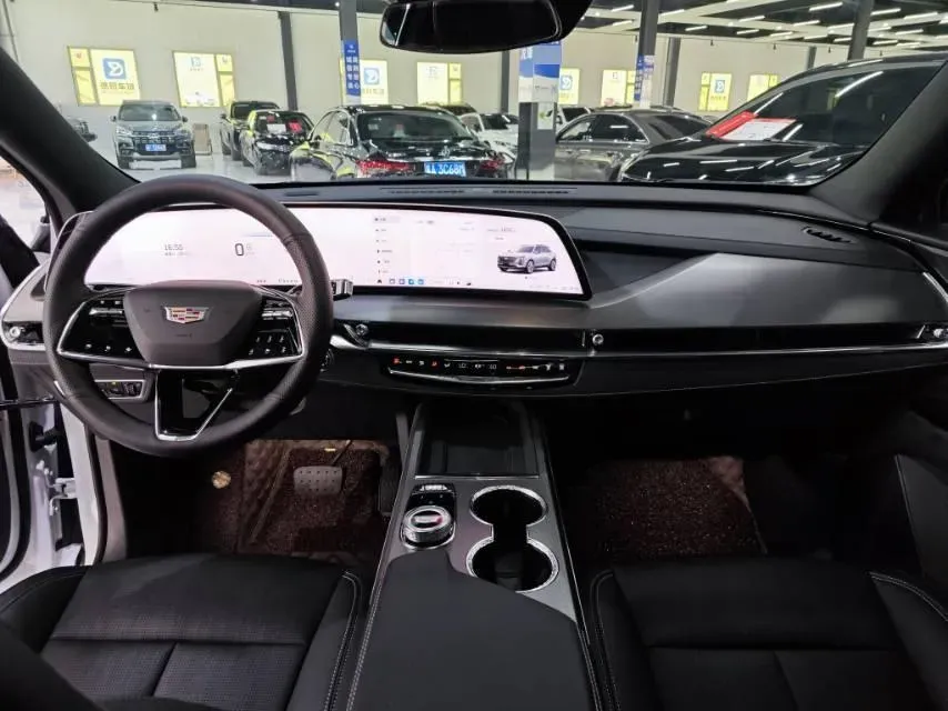 2025 Cadillac XT5 2.0T 237HP L4 9AT,autocango,china used car exporter,china ev exporter,chinese used car exporter,chinese used ev exporter